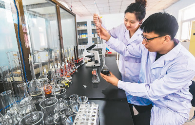 新型有機肥助農(nóng)增收 生物有機肥料研發(fā)的突破與實踐